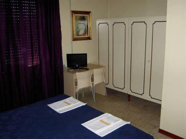 Hotel Violetta Πάρμα Εξωτερικό φωτογραφία