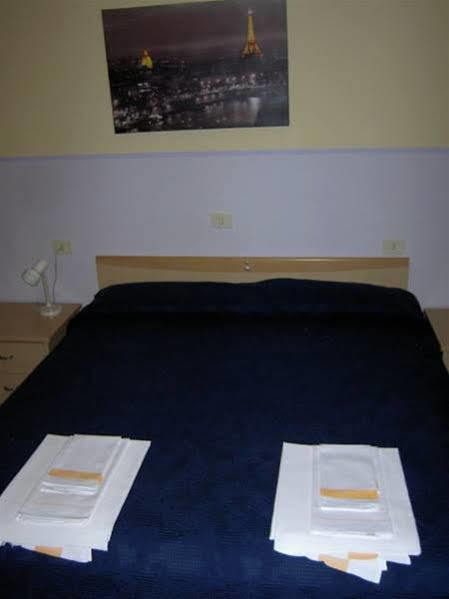 Hotel Violetta Πάρμα Εξωτερικό φωτογραφία